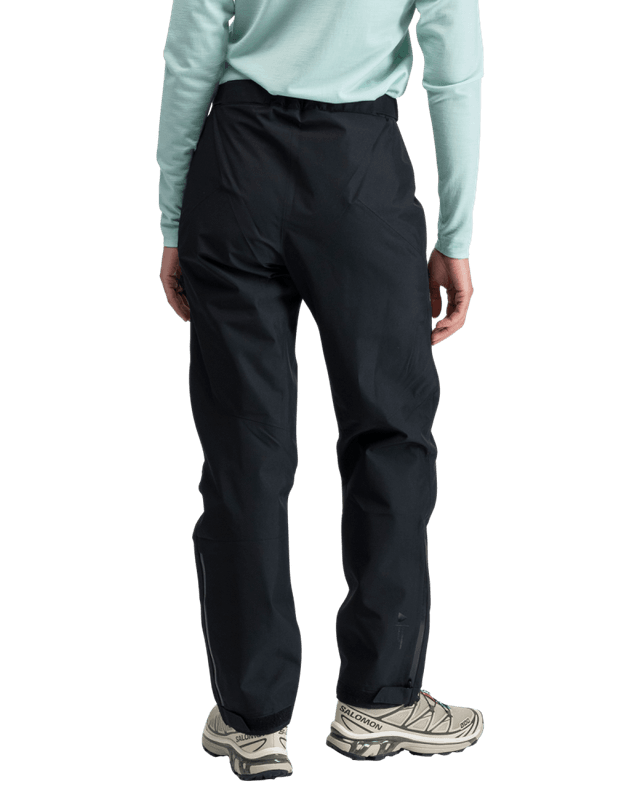 Essentials 2.5L Shell Pants Women