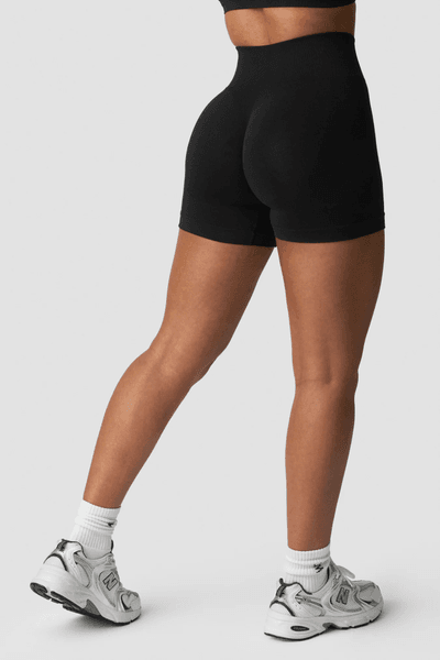 Bilde av Smooth Seamless Midi Shorts